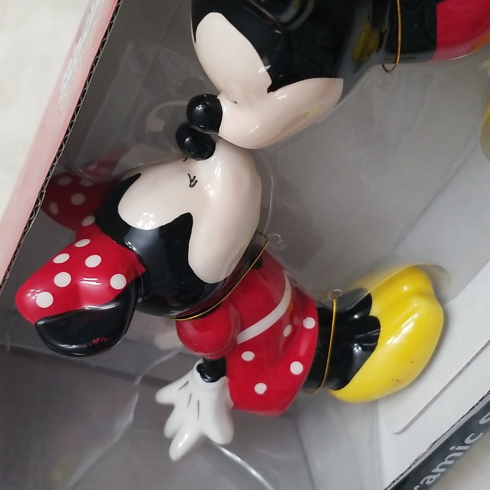 Disney Mickey and Minnie mouse salt & pepper shakers - Picture 5 of 6